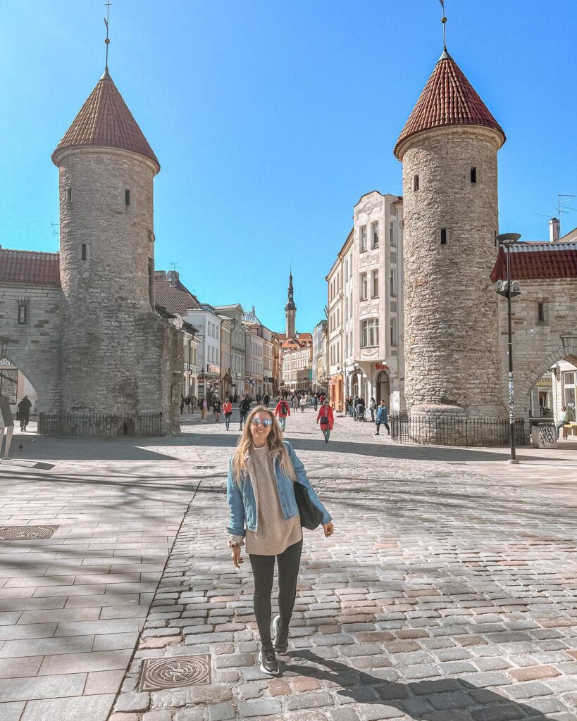 Viru Gate brama Starego MIasta Tallin