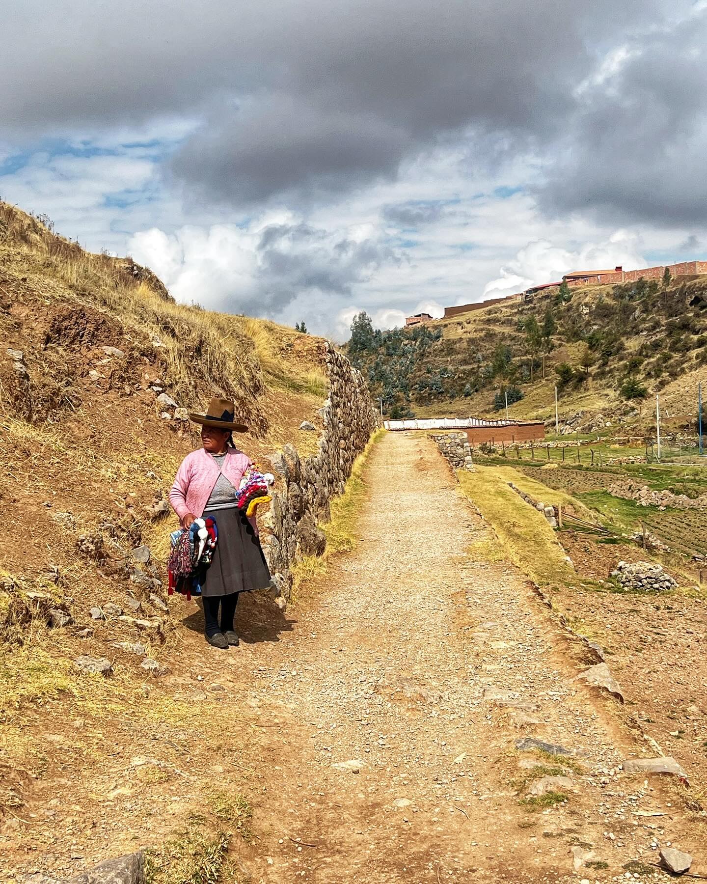 Chinchero kobieta w Świętej Dolinie Inków