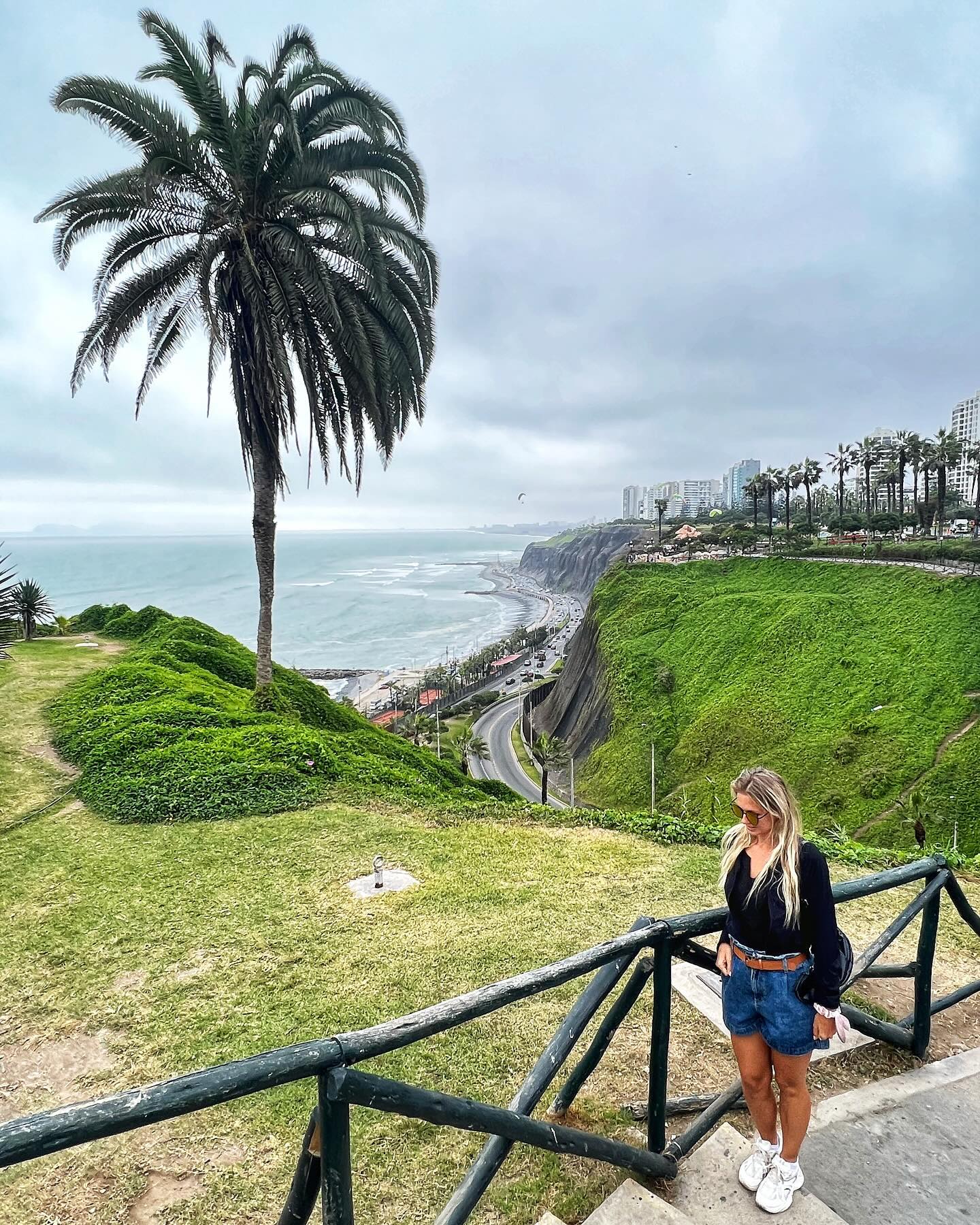 lima mira flores peru 