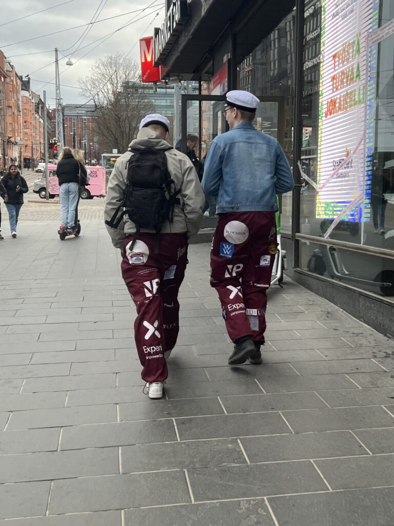 Majówka w Helsinkach to czas wielkiego świętowania – Finowie obchodzą wtedy Vappu.